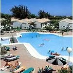 Campo Golf Aparthotel 2*